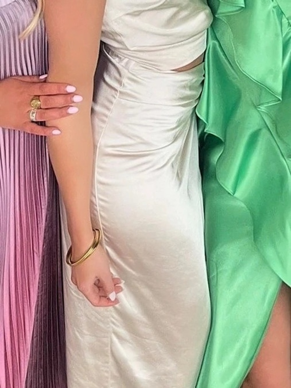Line and Dot satin champagne 2 Piece Set